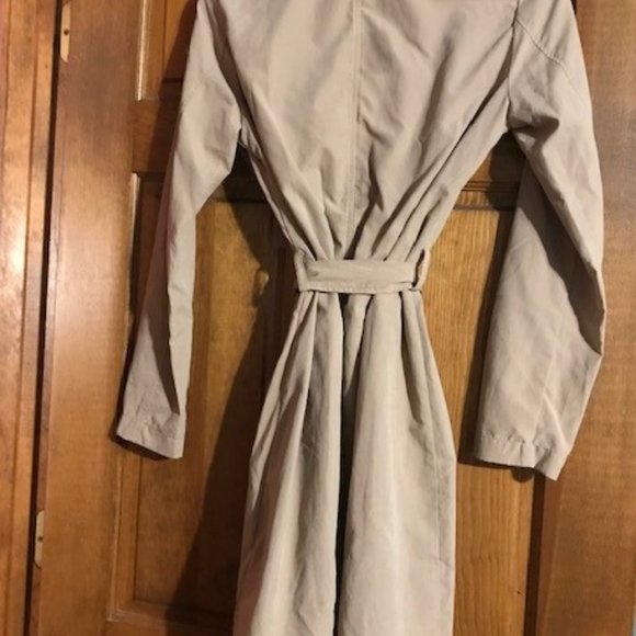 RAIN JACKET/TRENCH COAT/EVERYDAY JACKET - Picture 3 of 4